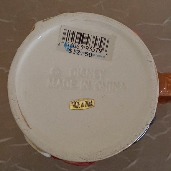 VINTAGE Disney Holiday Mug - Picture 4 of 10